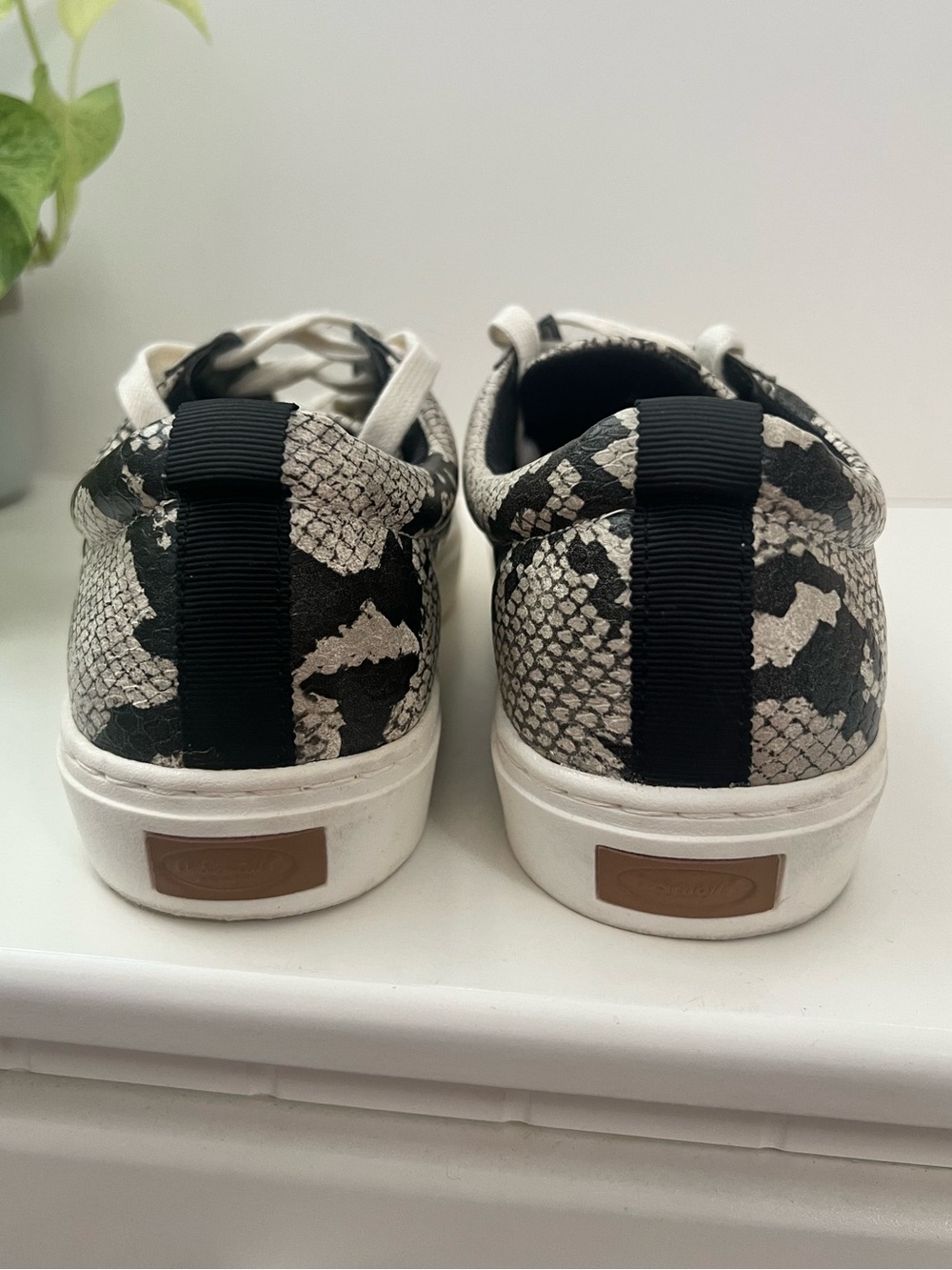 NEW Dr Sholl’s Snakeskin No Bad Vibes Lace Up Sneakers, Size 9 - Picture 10 of 14
